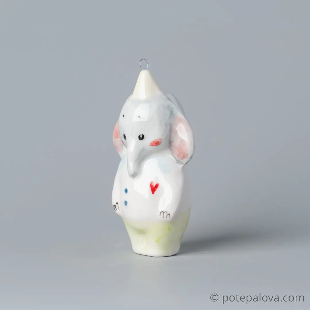 картинка Фарфоровая игрушка "Слоник" 1 - DishWishes.Ru