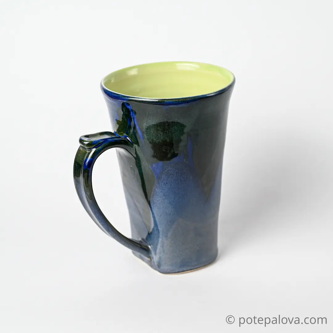 картинка Высокая кружка Pottery Atelier темно-синяя - DishWishes.Ru