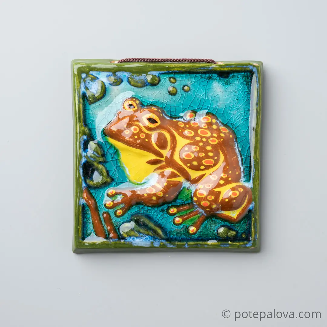 картинка Керамический изразец "Лягушка" с росписью 2 - DishWishes.Ru
