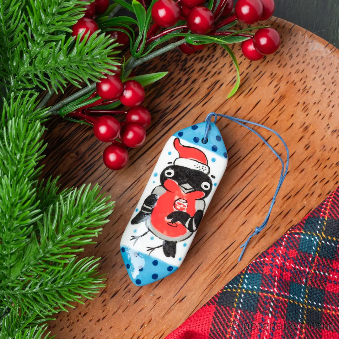 картинка Елочная игрушка в форме конфеты "Снегирь с винишком" - DishWishes.Ru