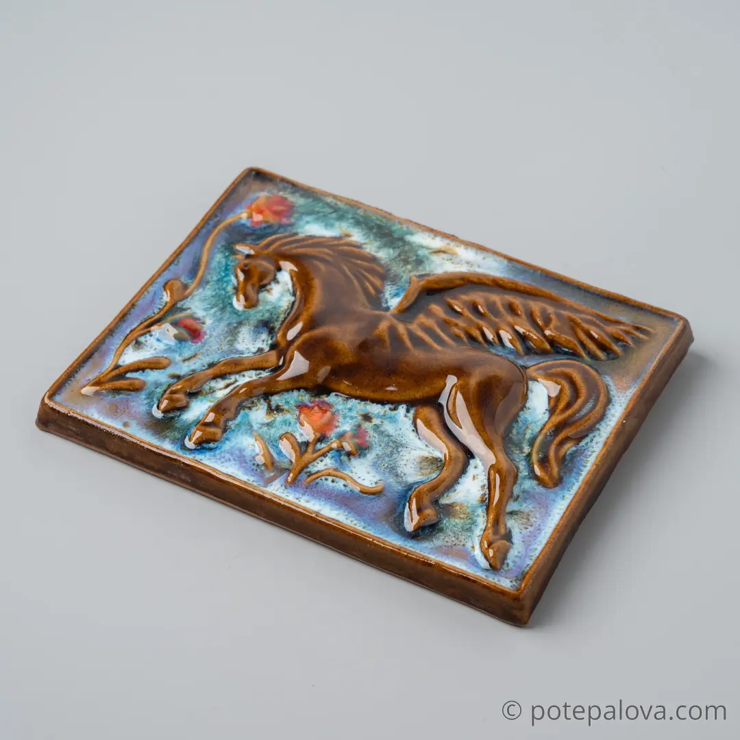 картинка Изразец ручной работы "Пегас" 2 - DishWishes.Ru