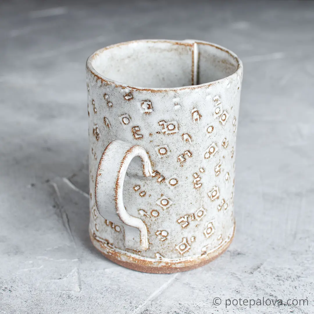 картинка Кружка из пласта с рельефом 1 - DishWishes.Ru
