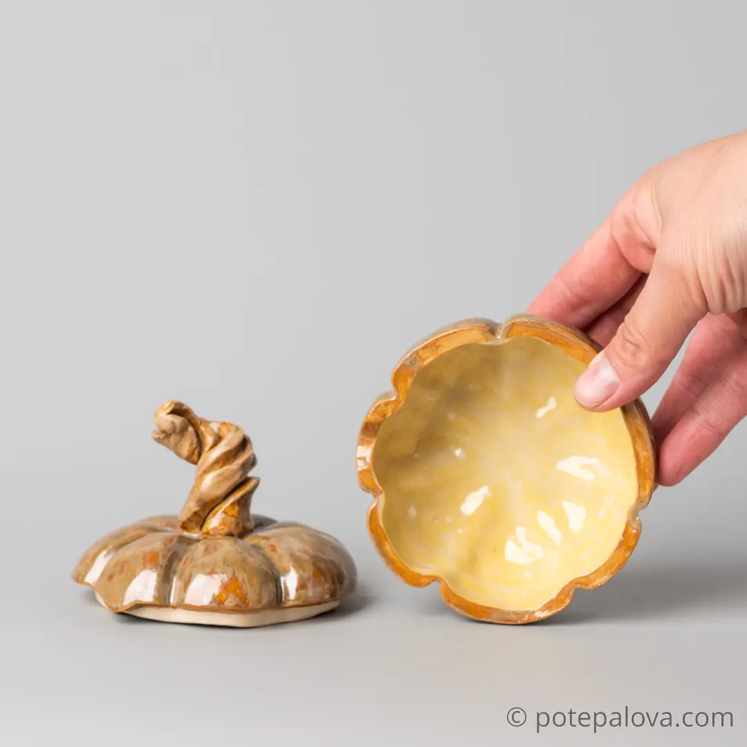 картинка Керамическая тыковка коричневая круглая средняя - DishWishes.Ru