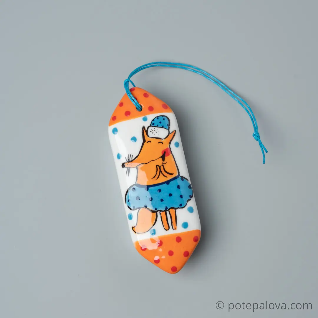 картинка Елочная игрушка в форме конфеты "Лисичка в шапочке" оранжевая - DishWishes.Ru