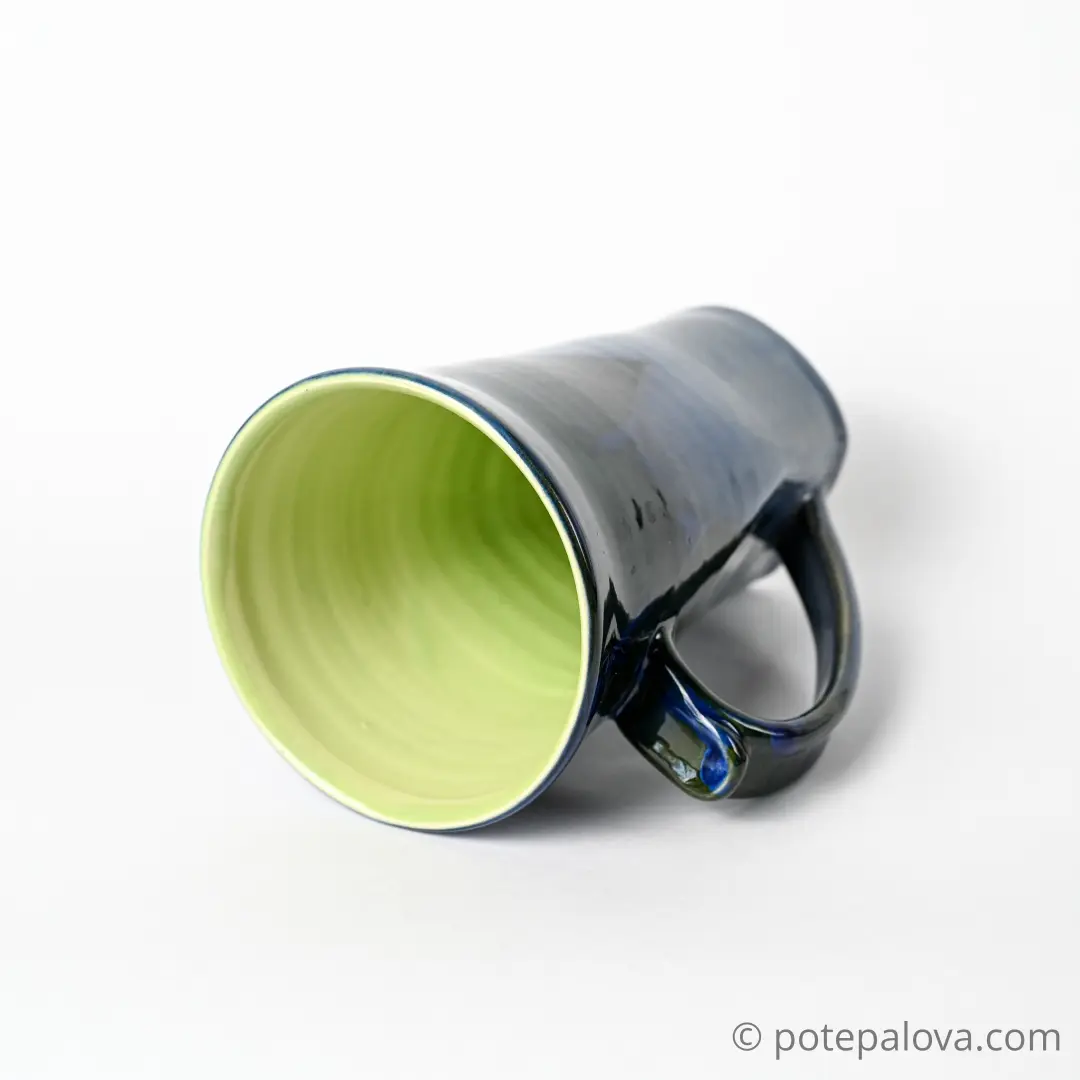 картинка Высокая кружка Pottery Atelier темно-синяя - DishWishes.Ru