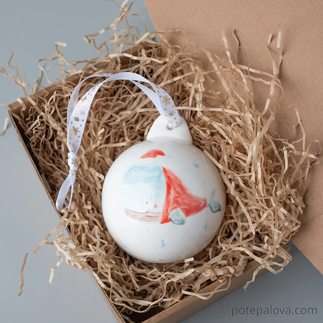 картинка Елочный шар с росписью "Новогодние киты" - DishWishes.Ru