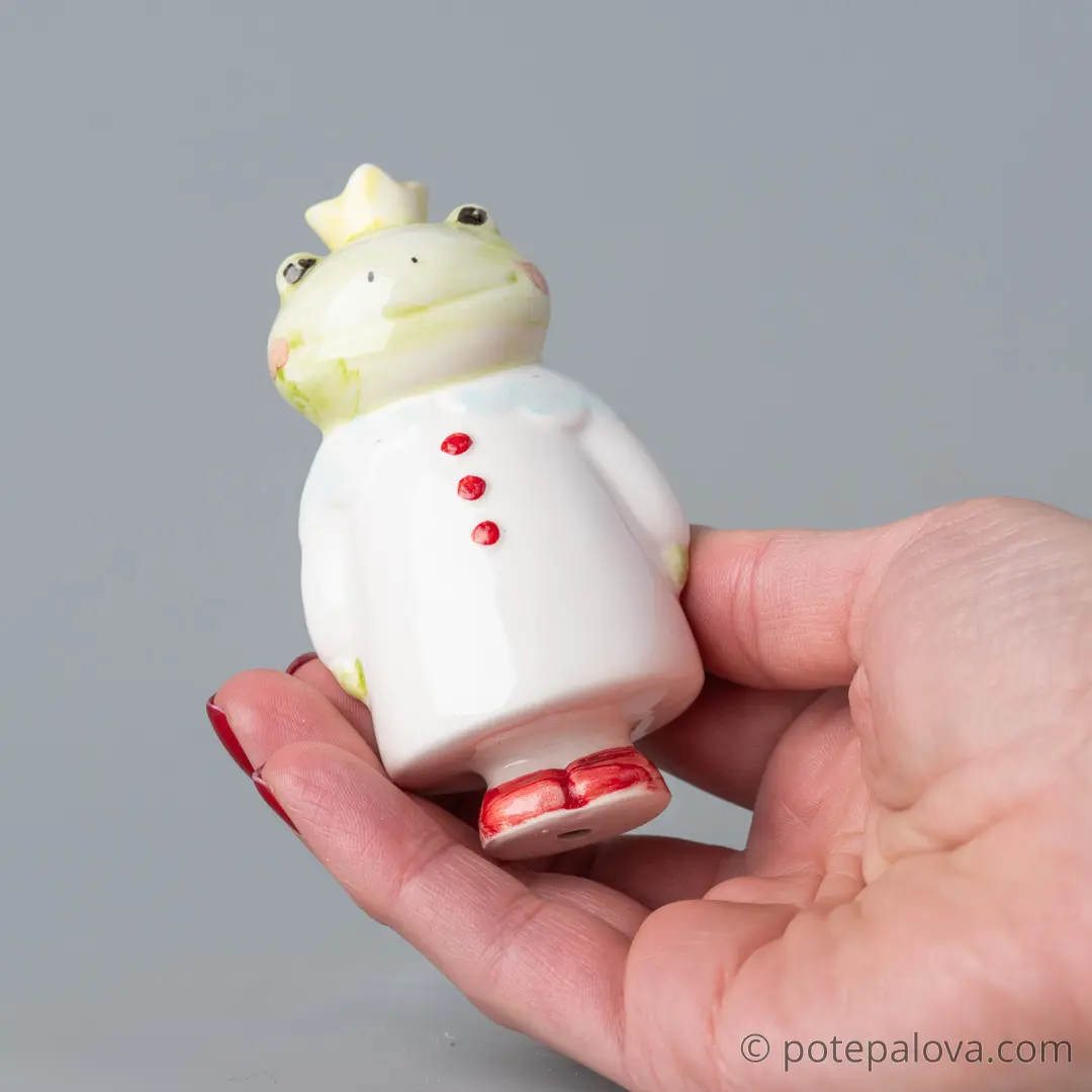 картинка Фарфоровая игрушка "Лягушка" 1 - DishWishes.Ru