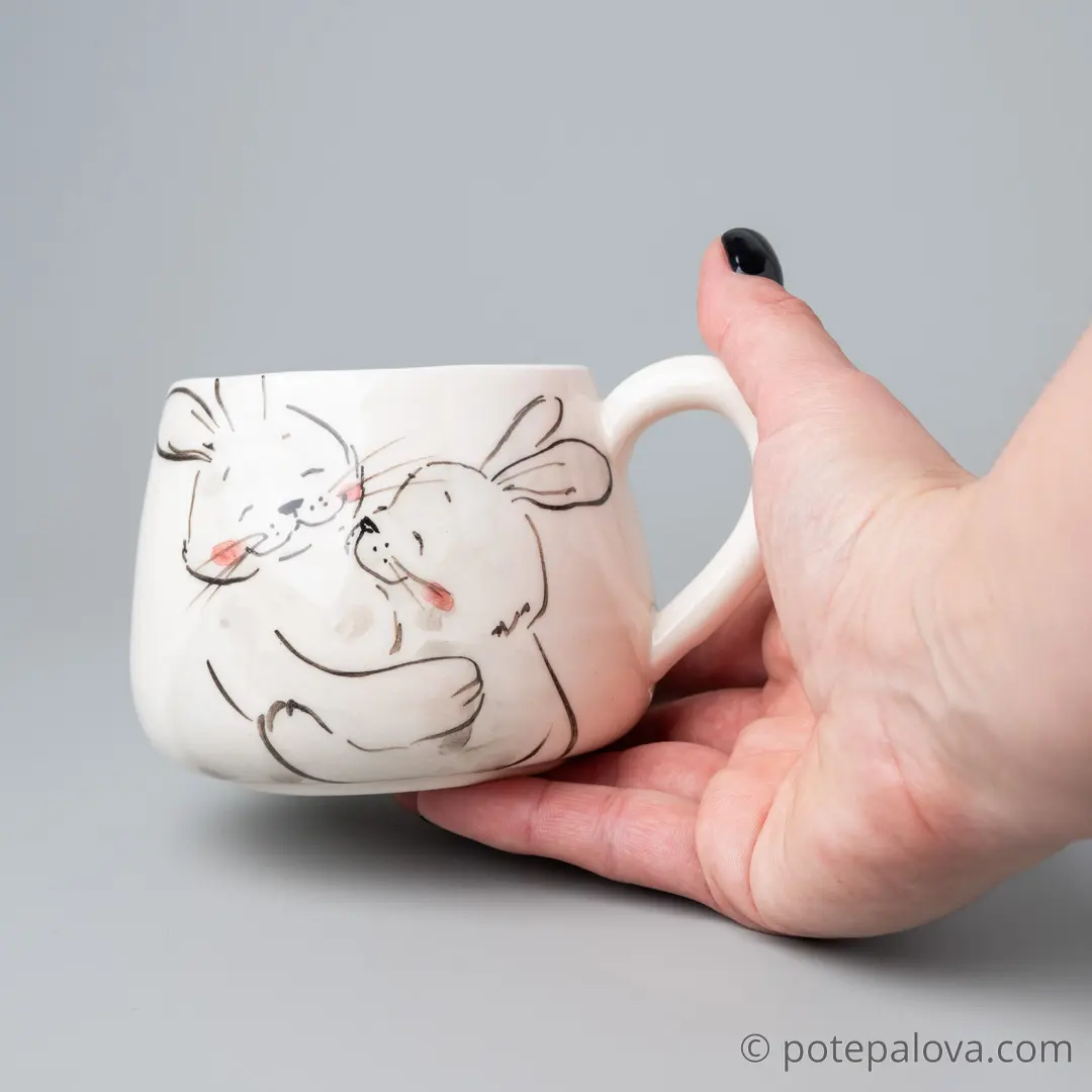 картинка Чашка с росписью "Зайцы-обнимайцы" - DishWishes.Ru