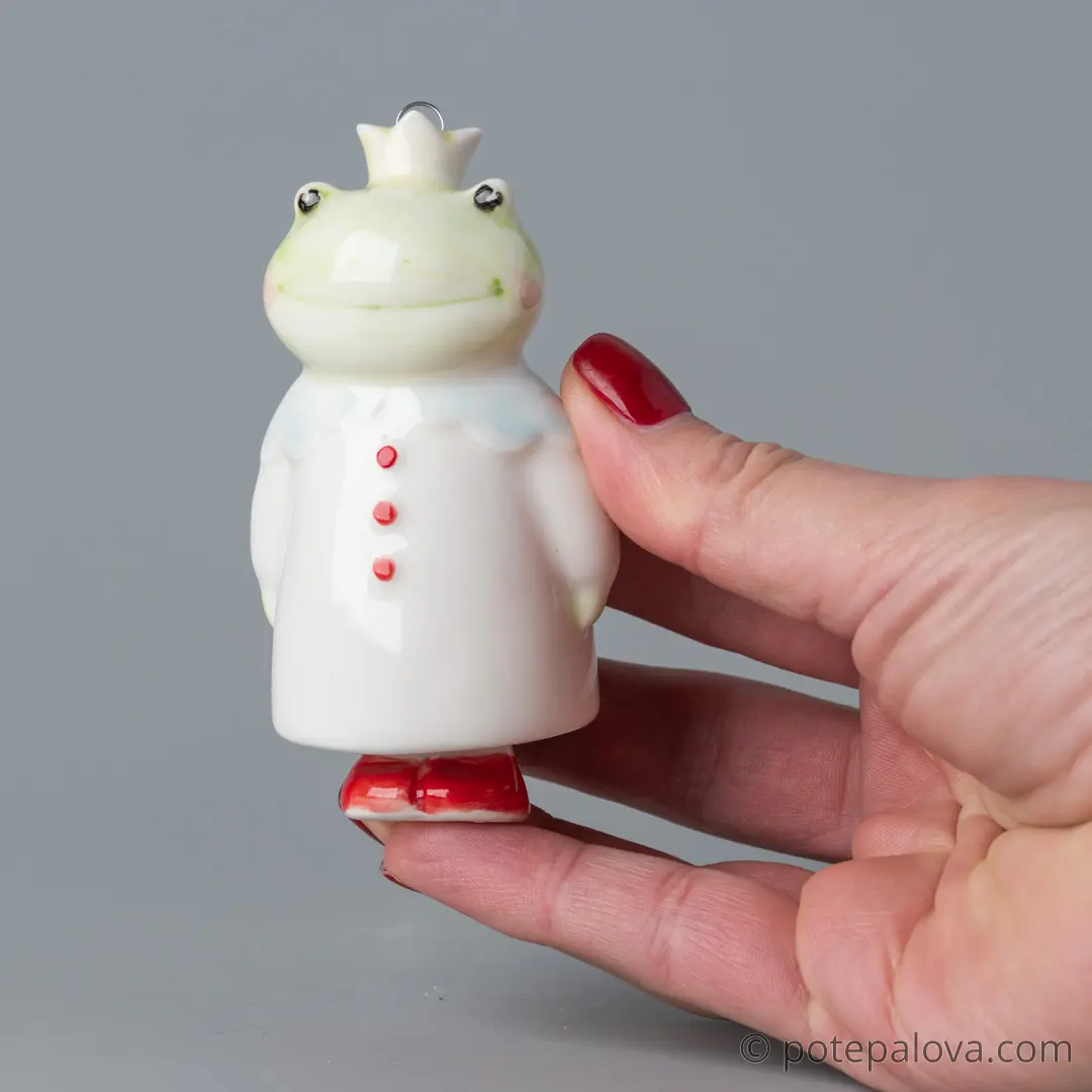 картинка Фарфоровая игрушка "Лягушка" 3 - DishWishes.Ru