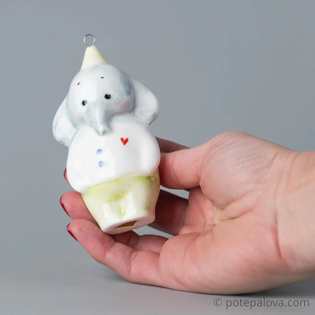 картинка Фарфоровая игрушка "Слоник" 2 - DishWishes.Ru