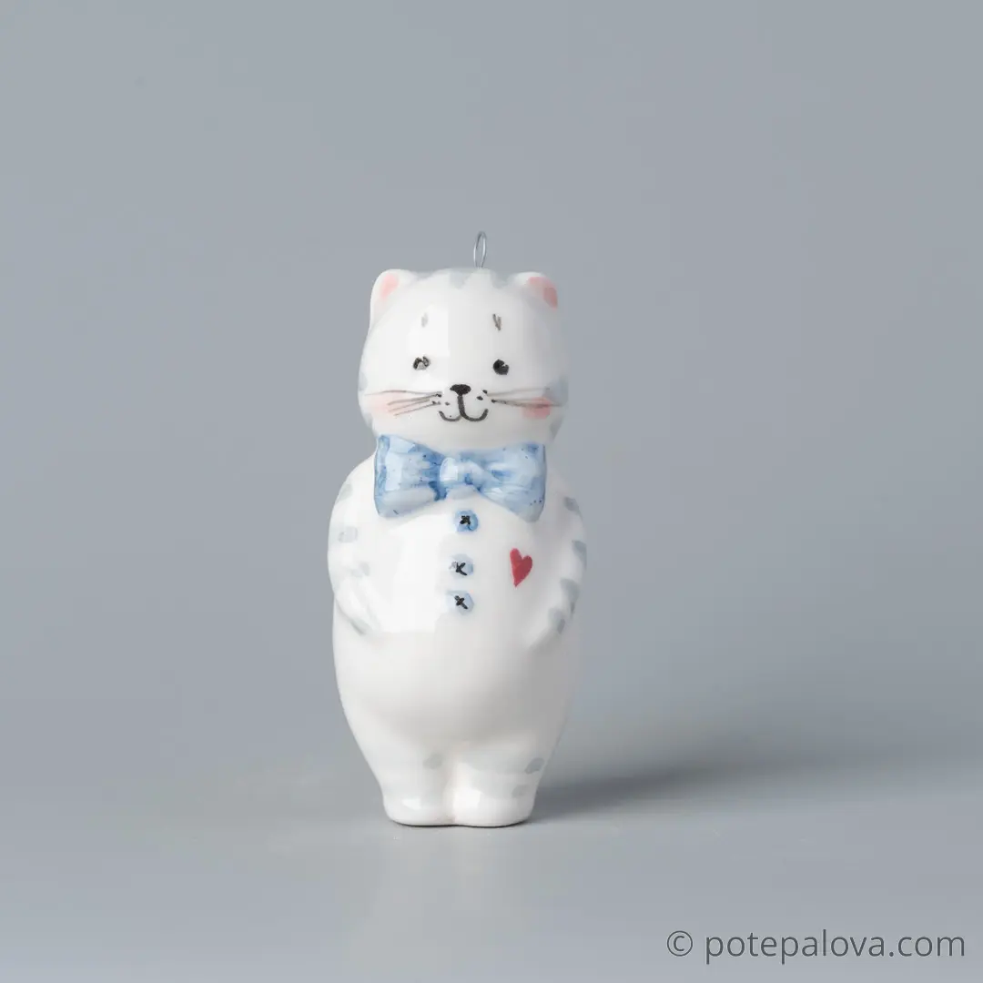 картинка Фарфоровая игрушка "Котик с бантом" 2 - DishWishes.Ru
