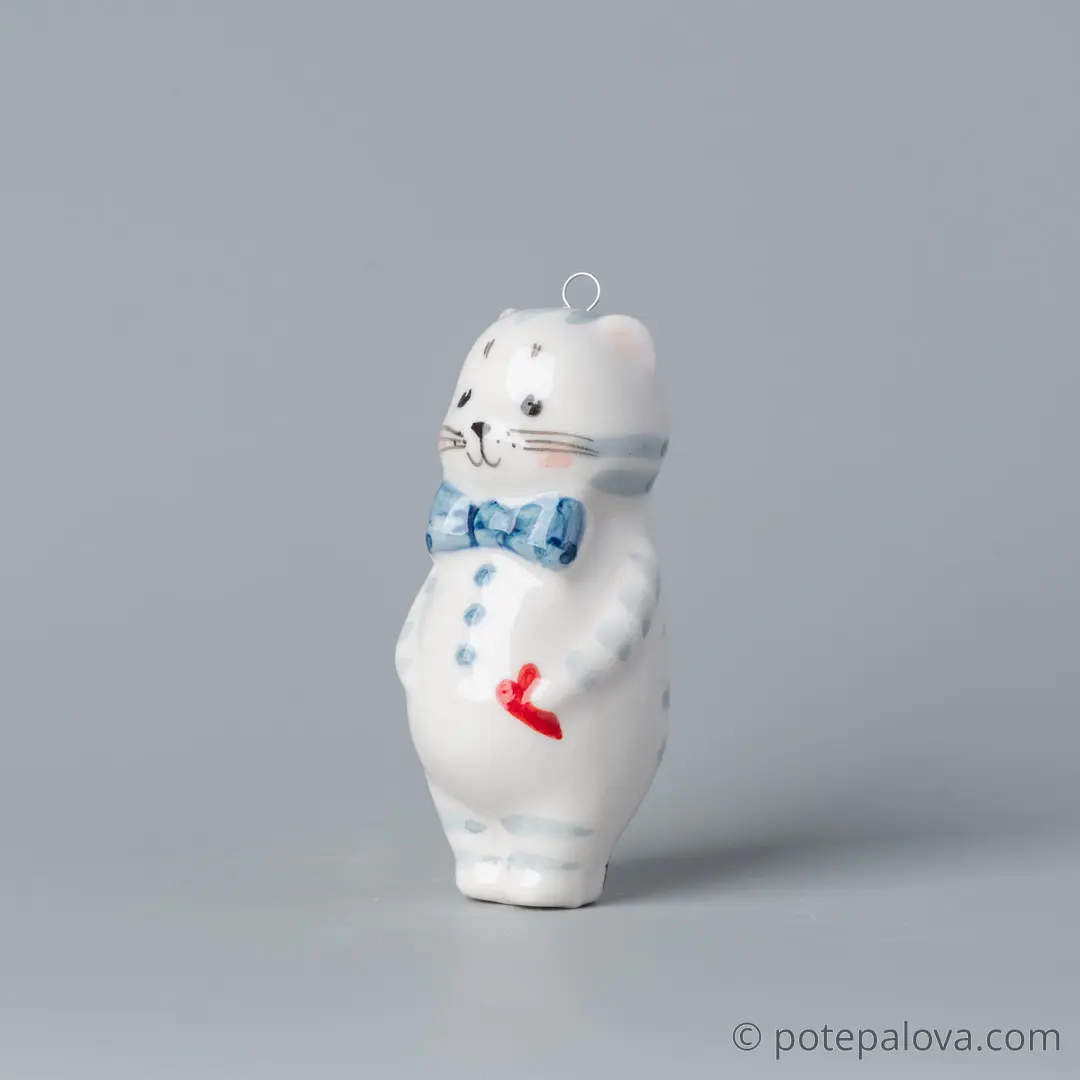 картинка Фарфоровая игрушка "Котик с бантом" 4 - DishWishes.Ru