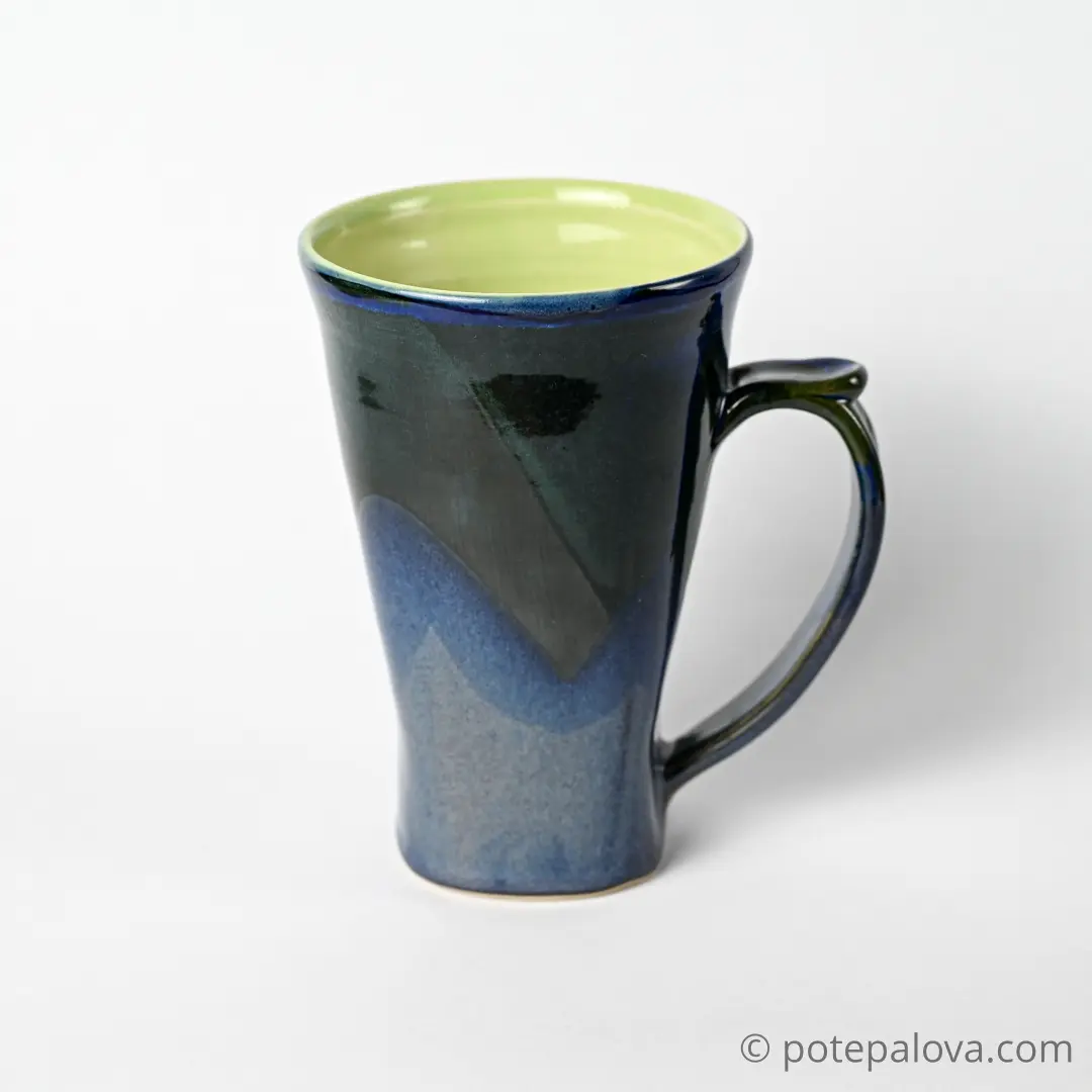 картинка Высокая кружка Pottery Atelier темно-синяя - DishWishes.Ru