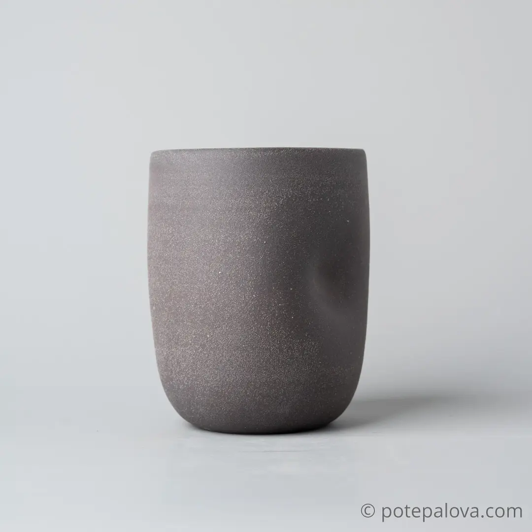 картинка Стакан гончарный Sigma с вмятинами черный 450 мл - DishWishes.Ru