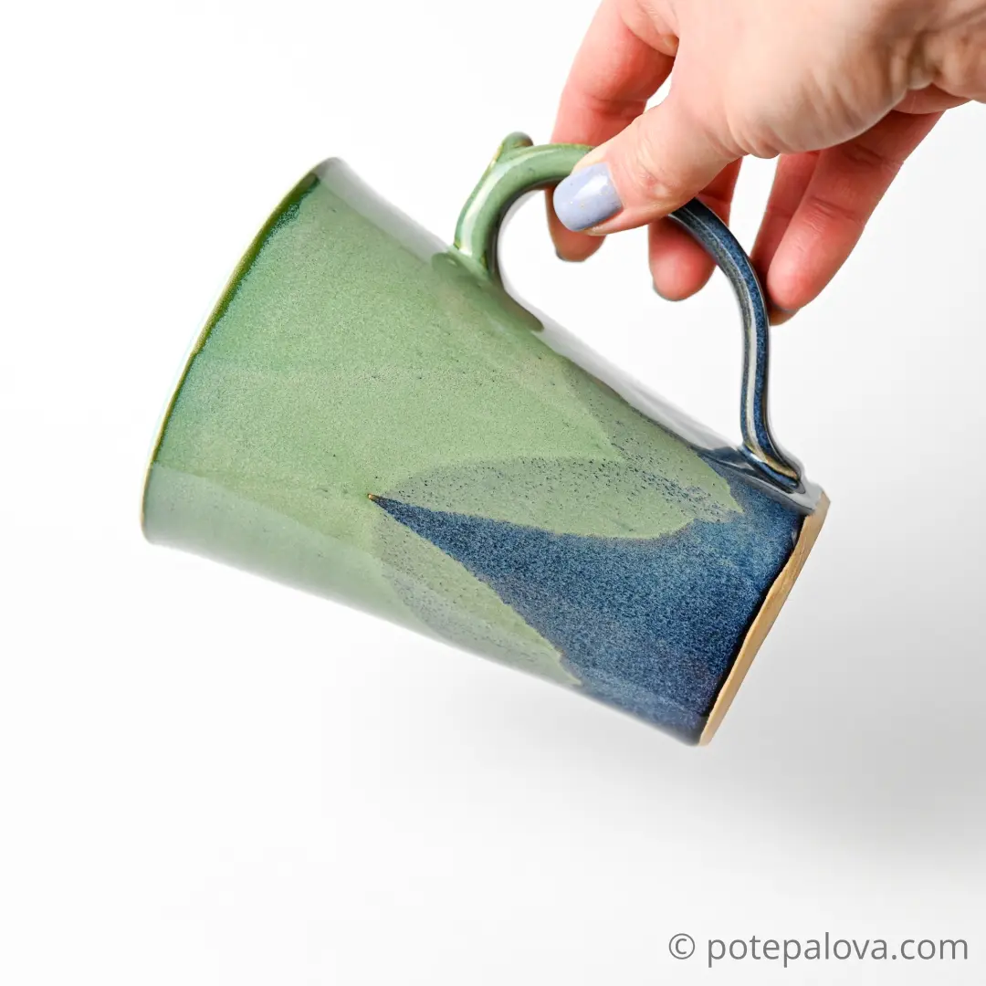 картинка Высокая кружка Pottery Atelier сине-зеленая - DishWishes.Ru