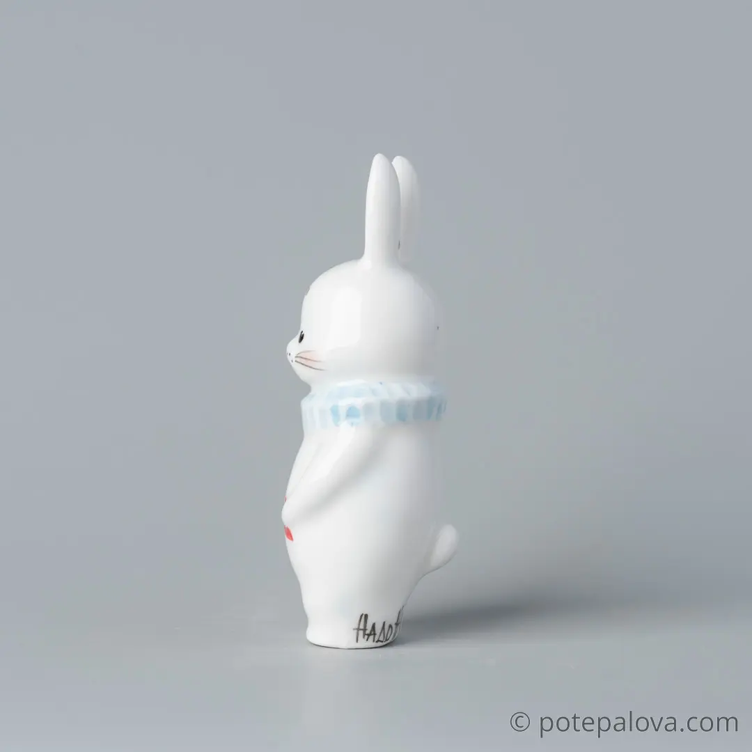 картинка Фарфоровая игрушка "Зайчик в жабо" 6  - DishWishes.Ru