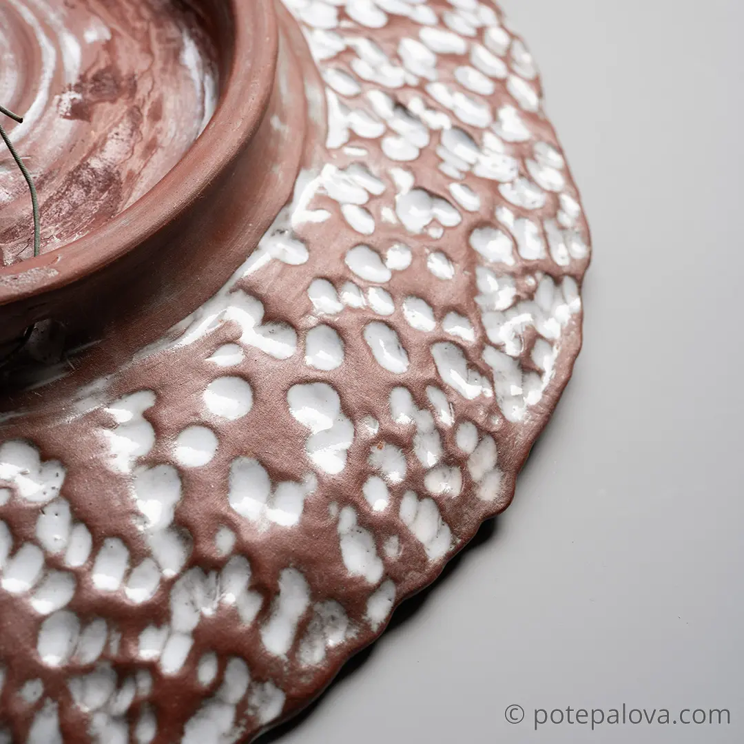 картинка Большое керамическое блюдо Юрия Пересады из красной глины - DishWishes.Ru