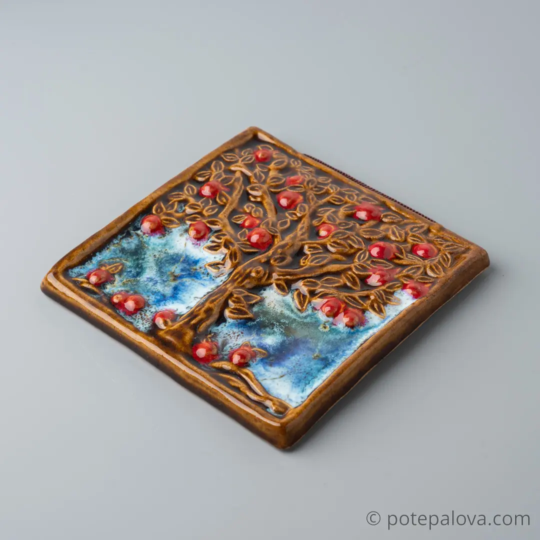 картинка Изразец ручной работы "Яблоня" - DishWishes.Ru