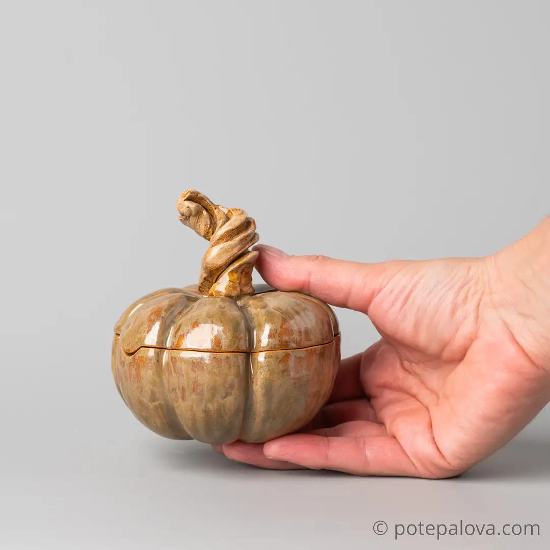 картинка Керамическая тыковка коричневая круглая средняя - DishWishes.Ru