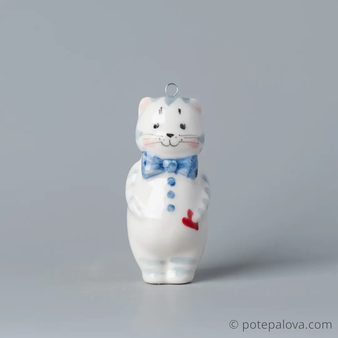 картинка Фарфоровая игрушка "Котик с бантом" 3 - DishWishes.Ru