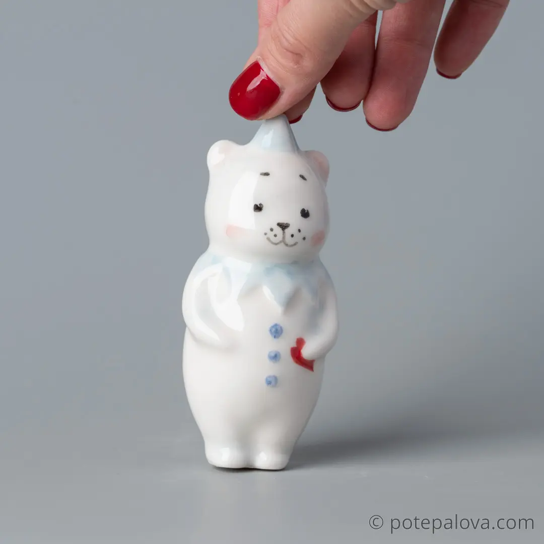 картинка Фарфоровая игрушка "Белый мишка" 2 - DishWishes.Ru