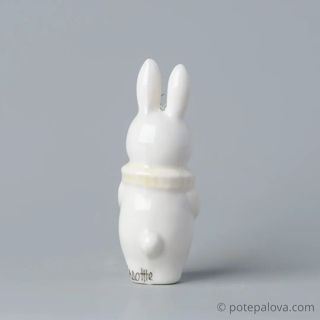 картинка Фарфоровая игрушка "Зайчик в жабо" 1 - DishWishes.Ru