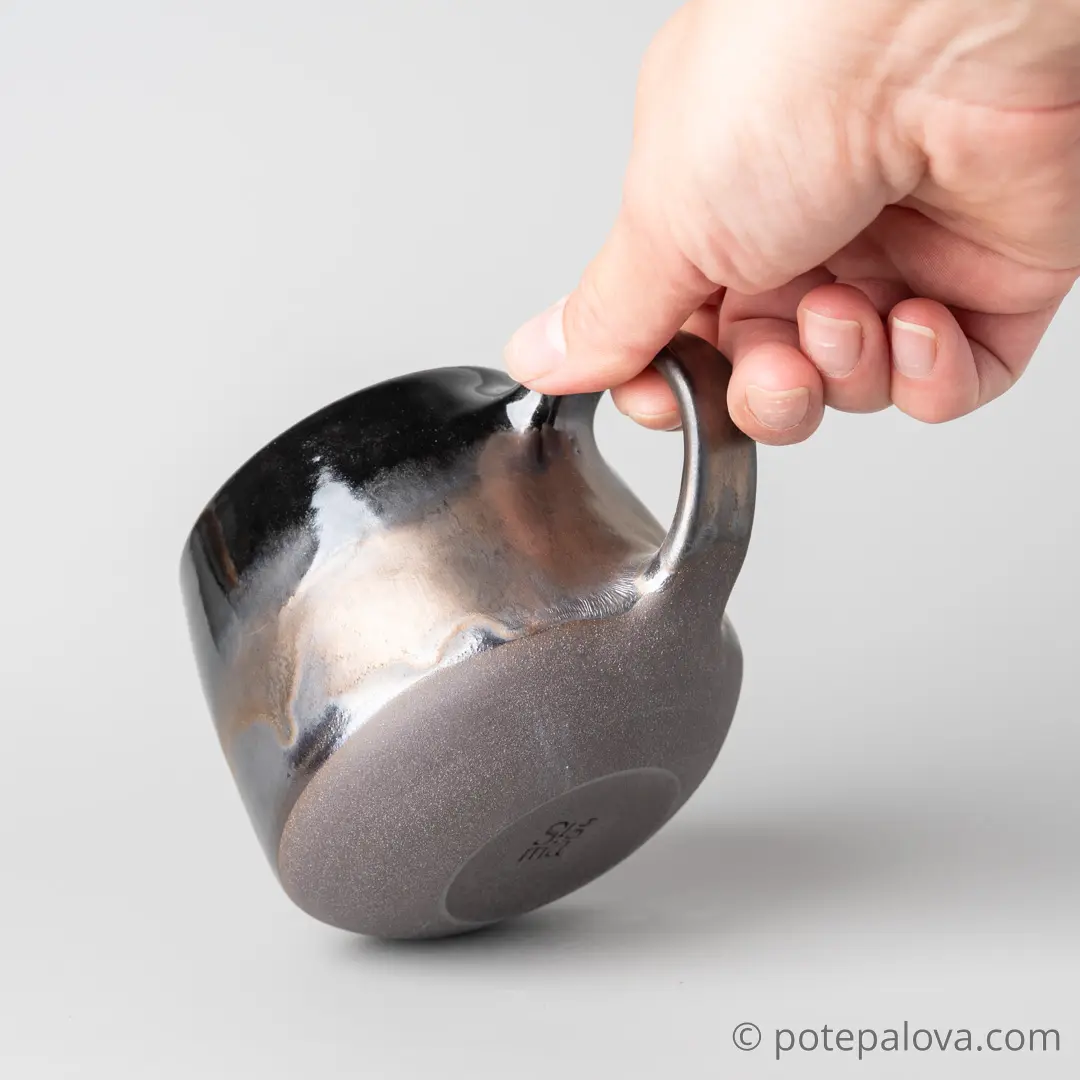 картинка Кружка гончарная "Черное Золото" 400 мл - 1 - DishWishes.Ru