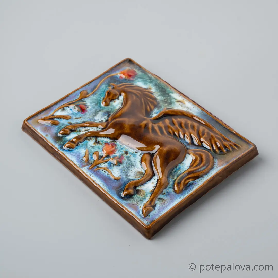 картинка Изразец ручной работы "Пегас" 2 - DishWishes.Ru