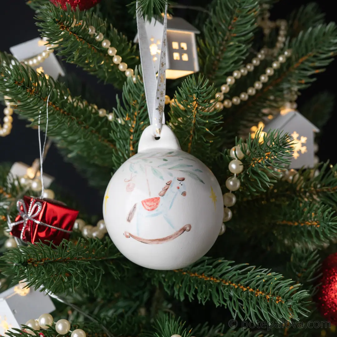 картинка Елочный шар с росписью "Лошадка" - DishWishes.Ru