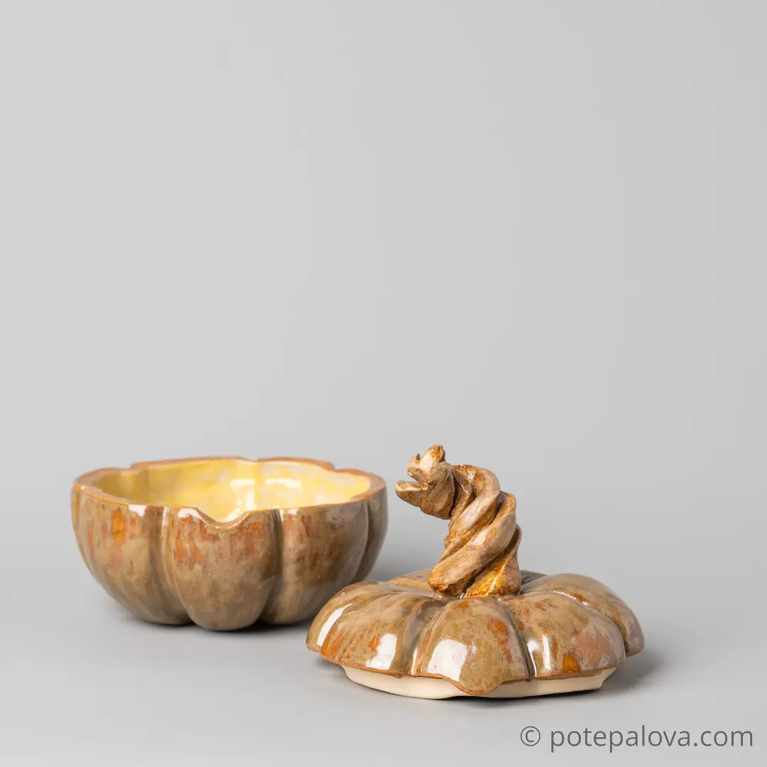 картинка Керамическая тыковка коричневая круглая средняя - DishWishes.Ru