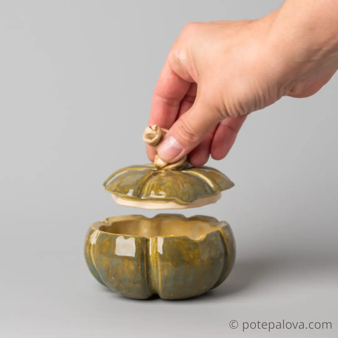 картинка Керамическая тыковка зеленая круглая средняя - DishWishes.Ru