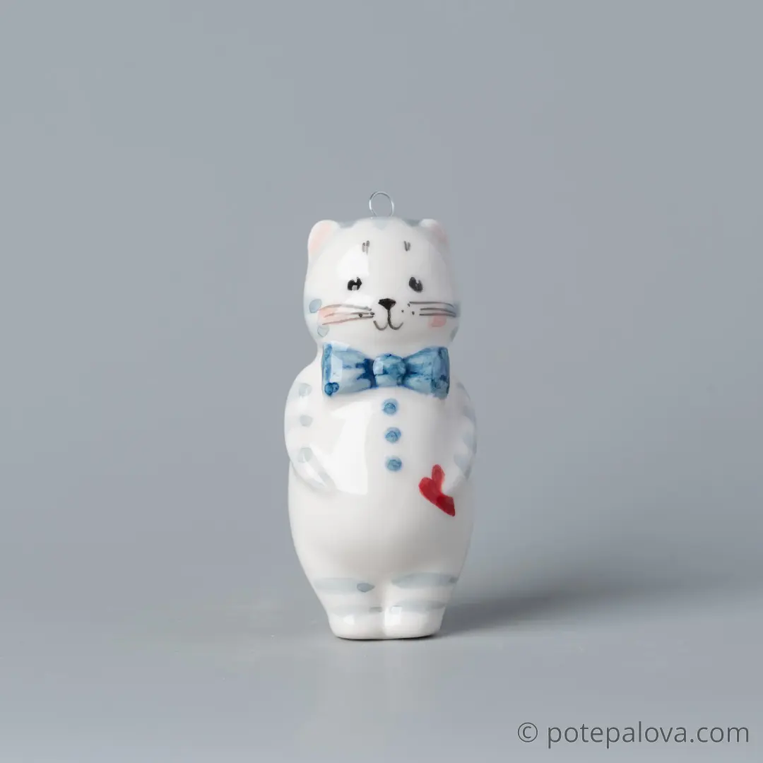 картинка Фарфоровая игрушка "Котик с бантом" 4 - DishWishes.Ru