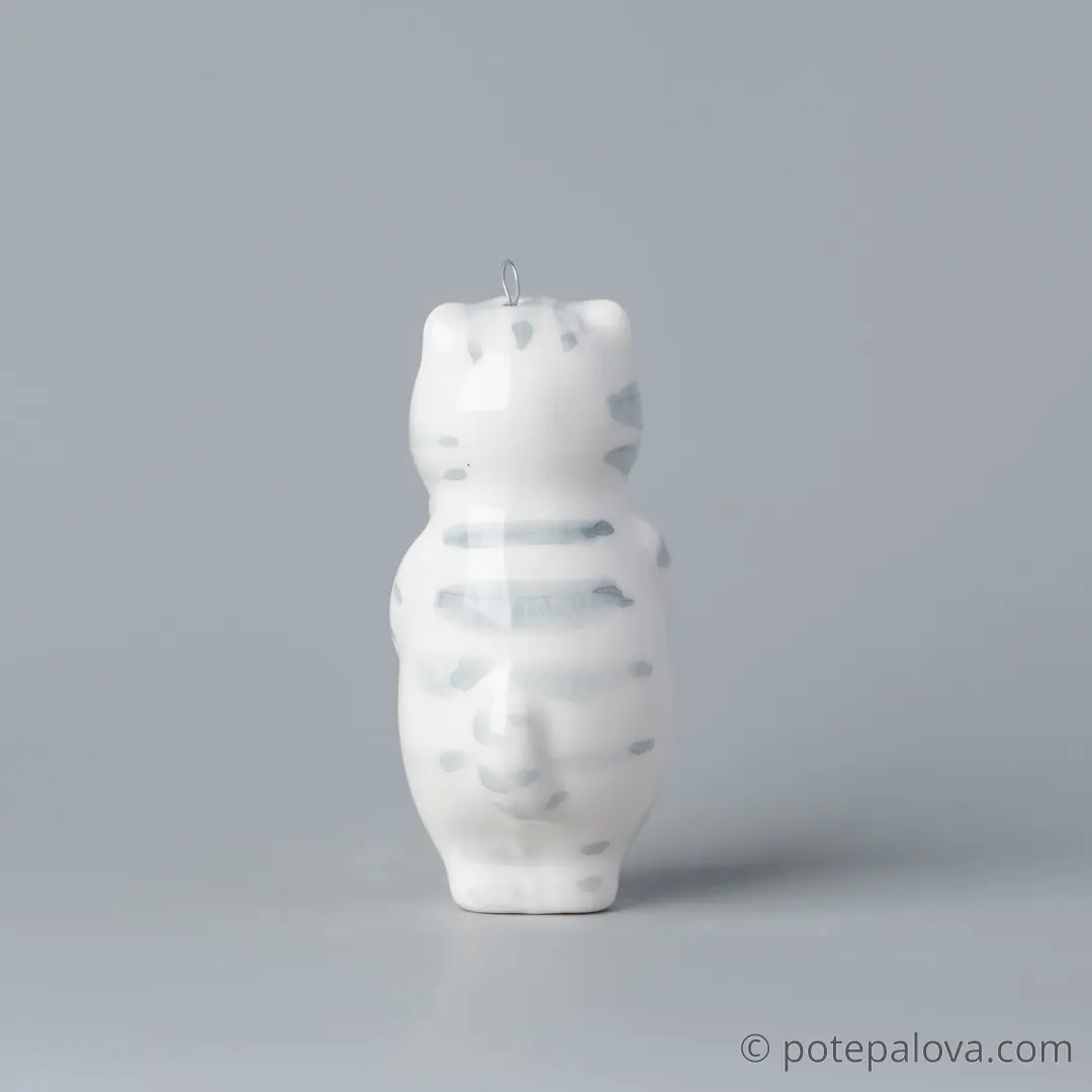 картинка Фарфоровая игрушка "Котик с бантом" 2 - DishWishes.Ru