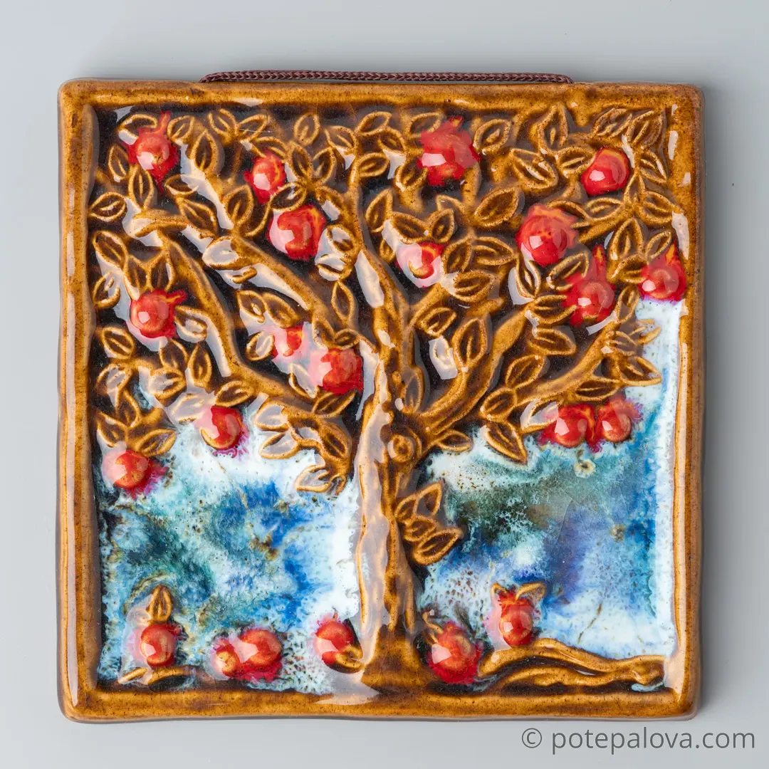 картинка Изразец ручной работы "Яблоня" - DishWishes.Ru