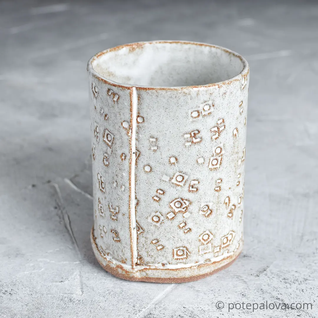 картинка Кружка из пласта с рельефом 1 - DishWishes.Ru