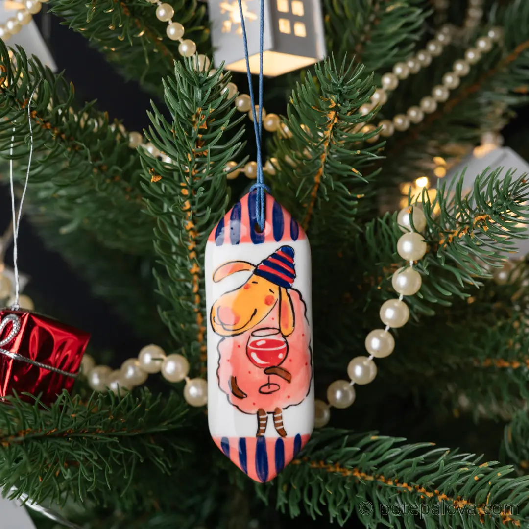 картинка Елочная игрушка в форме конфеты "Овечка с винишком" - DishWishes.Ru