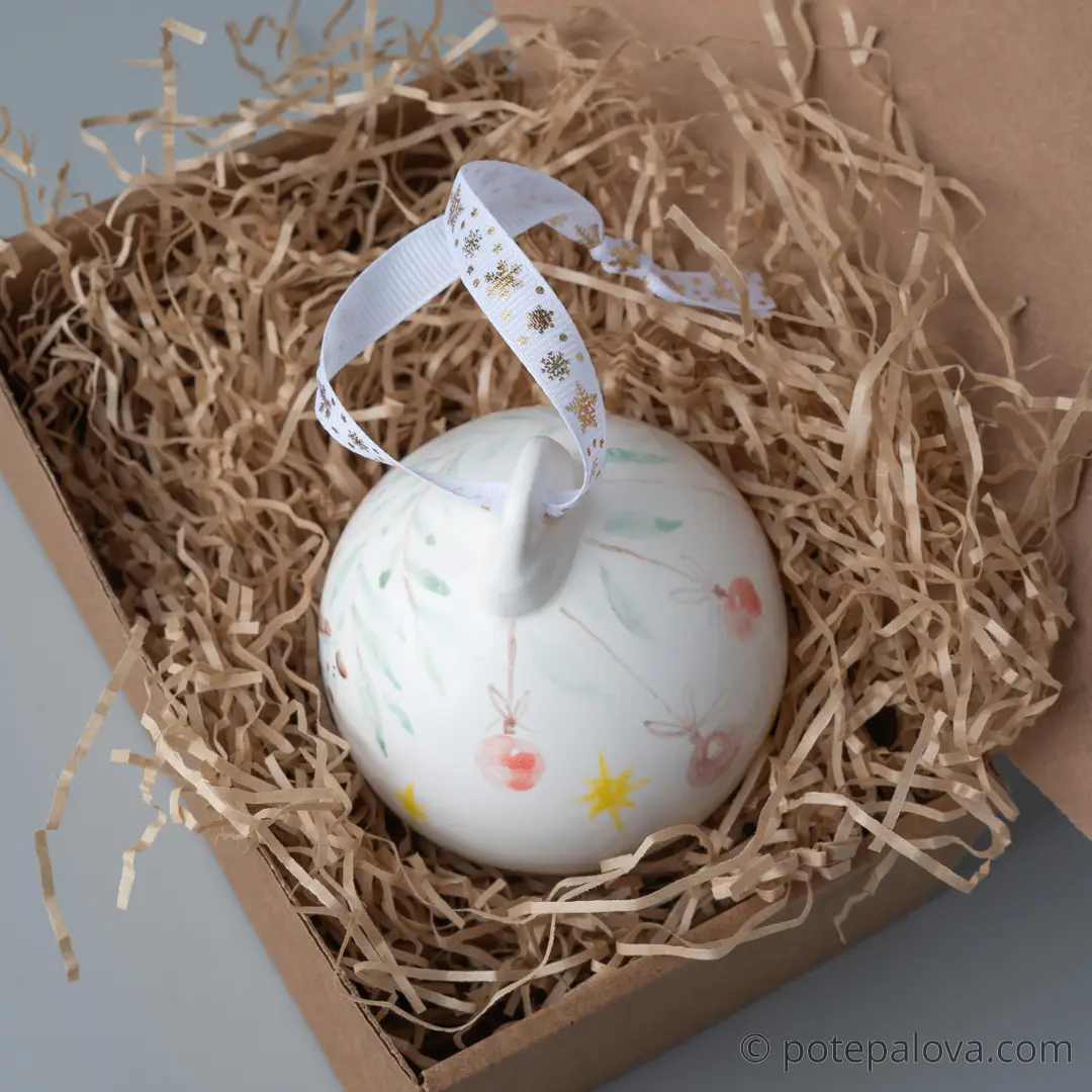 картинка Елочный шар с росписью "Лошадка" - DishWishes.Ru