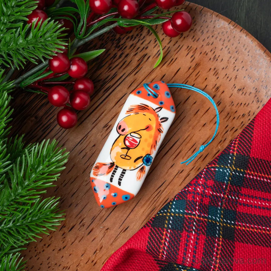 картинка Елочная игрушка в форме конфеты "Лошадка с винишком" - DishWishes.Ru
