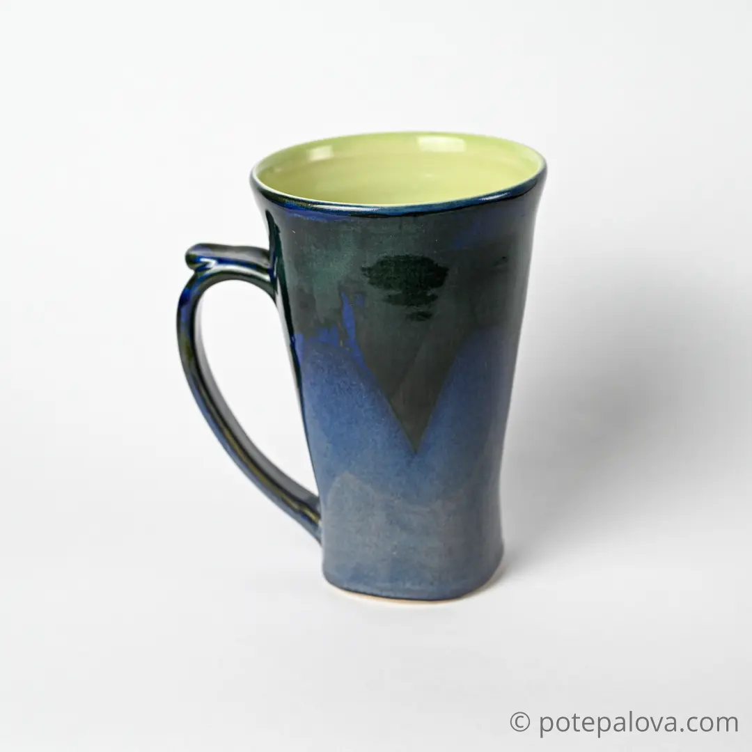 картинка Высокая кружка Pottery Atelier темно-синяя - DishWishes.Ru
